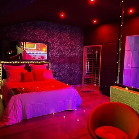 Suite Romantique Avec Ambiance Cocooning Saint-Genet-Lerpt Exterior photo